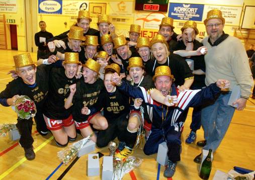 Eslöv. Handboll. SM. Dam. Team skåne-tjejerna jublar