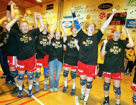Eslöv. Handboll. SM. Dam. Team skåne-tjejerna jublar