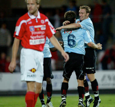 Spiken, Hans Mattisson har gjort 0-3 och Niklas Skoog