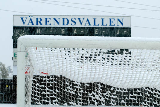Snön låg tung över Värendsvallens målställningar. Snö