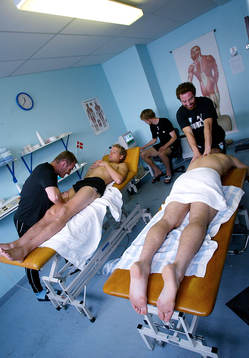 Massage, sjukvårdsrum. Richard Dahan