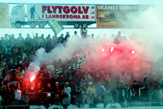 Läktare, bengaliska eldar, rök