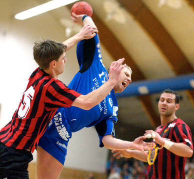 Lund. Handboll. H43 - Djurgården. Henrik Kronborg gör ett