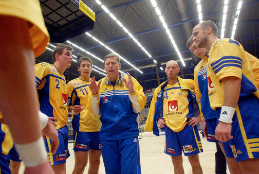 Bengt Johansson, förbundskapten,dirigerar