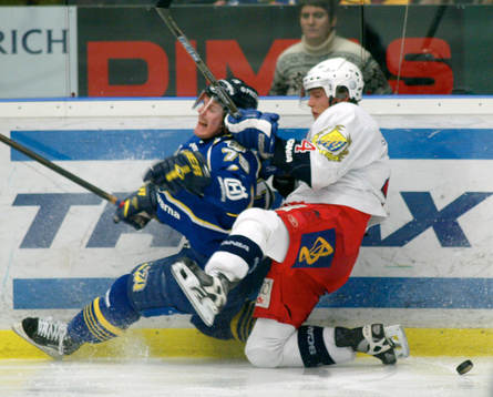 Mattias Remstam får en tryckare