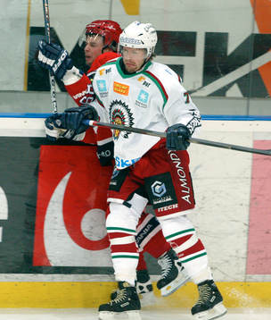 Tommi Kallio, Frölunda tacklar Kristian Gahn, Södertälje