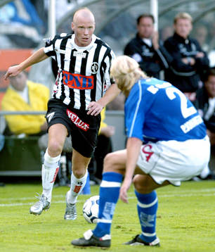 Alexander Farnerud skojar med Per Johansson