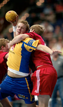 Sensationsmannen Joacim Ernstsson, Sverige bryter fram