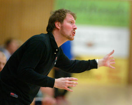 Handboll. elitserien. H43 - Guif. guif-tränaren Peter