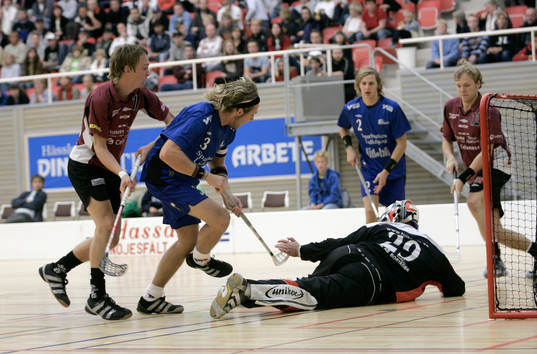 Jonas Thorstensson, Lidköping framför Tommy Johansson,