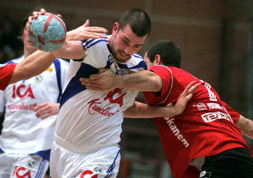 Magnus Lindén, Redbergslid tar sig igenom Ystads försvar