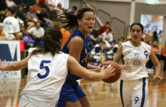 Sveriges baskettjejer slog Grekland med 86 - 35. Ceclilia