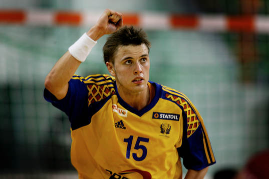 Jonas Larholm, Sverige