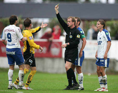 Domare Johnny Lundbäck, varning