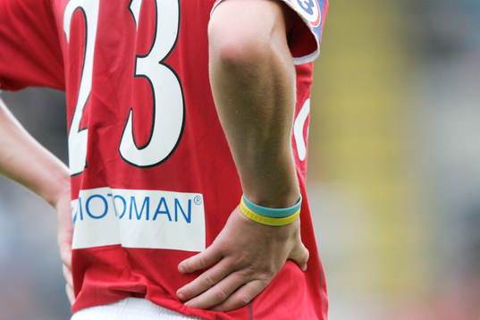 Fredrik Petersson, Kalmar.  23, nummer, armband, rygg