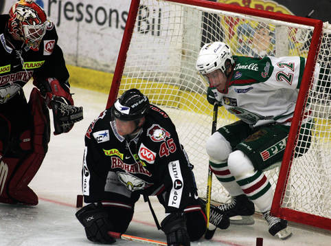 Rögles Mattias Carlsson åker in i Malmö-kassen