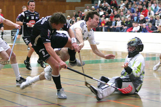 Tufft spel mellan Per Svensson, AIK och Pierre Hellström,