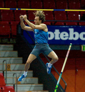 Tim Lobinger tog 582 cm