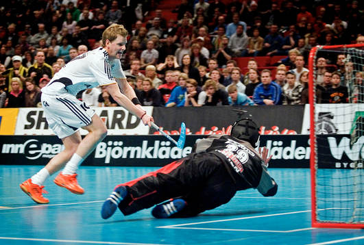 Niklas Jihde, AIK utmanar Joakim Ågren, målvakt Pixbo