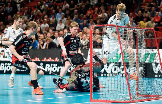 Niklas Jihde, AIK utmanar Joakim Ågren, målvakt Pixbo