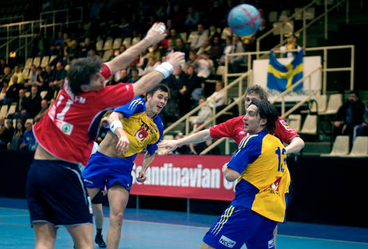 Jonas Larholm, Sverige