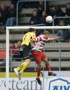 Jari Illola, Elfsborg och Yazid Kaissi, Häcken i nickduell
