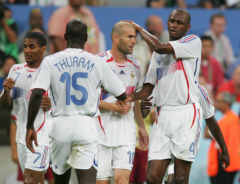 0-1 Jubel, Zinedine Zidane, Florent Malouda, Lilian Thuram,