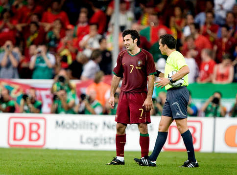 Figo, Portugal, var besviken och skulle ta ett snack med