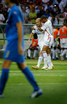 Zinedine Zidane  och Thierry Henry, Frankrike, jubel