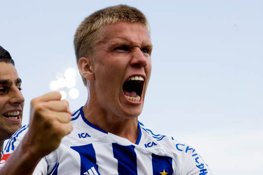 0-1 Pontus Wernbloom, som skriker ut sin glädje