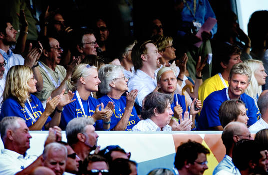 Familjen Klüft på plats för att se Carolina ta sitt guld