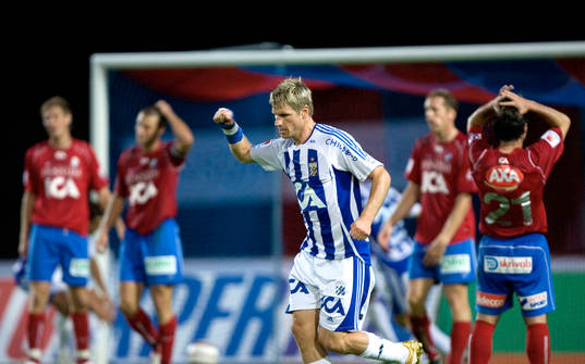 1-1, Magnus Kihlberg har satt kvitteringen och jublar,
