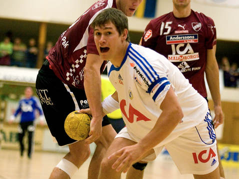 Lars Bernhardsson, Redbergslid, laddar för skott