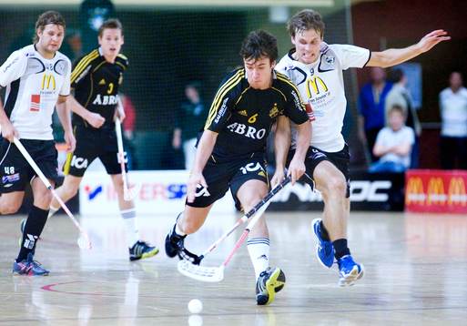 Niclas Ånmark, AIK och Pakka Jalava, Älvstrand slåss om