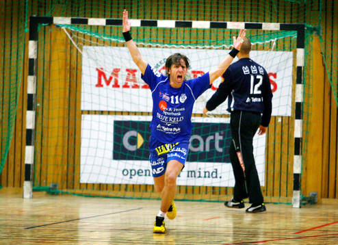 Tomas Axnér, H43, jublar sedan matchens sista mål sitter