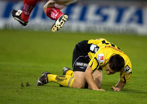 Fotboll. Allsvenskan. Kalmar - Elfsborg. Fall, fallen,