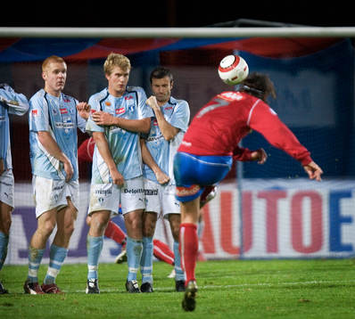 Pavel Zavadil, Öster, frispark, mur