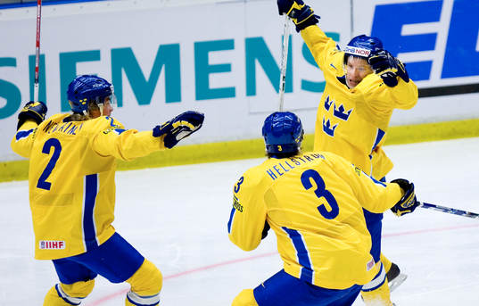 Magnus Isaksson, jubel med sin kompisar