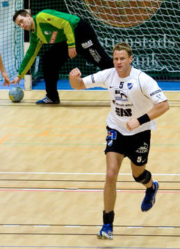 Jonas Jensen har överlistat Ted Hermansson i Kristianstads