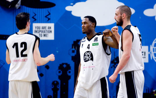 Mikael Lindqvist, Demetrius Brown och Joakim Blom, 08 Sthlm