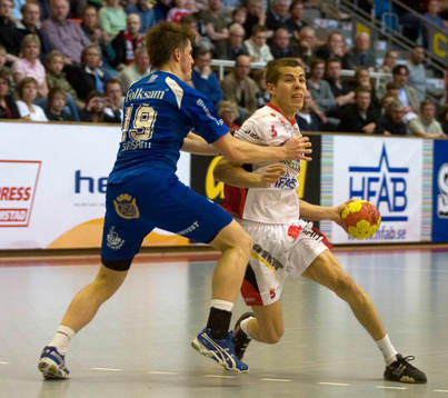 Drotts Martin Bystedt försöker tränga sig fram stoppad