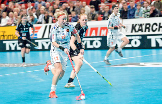 Karolina Widar, Rönnby anfaller