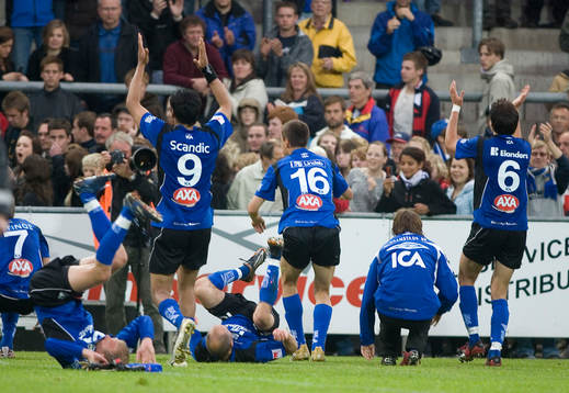 Halmstad jubel framför fansen