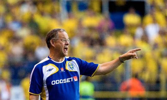 Lars Lagerbäck pekar ut vägen mot EM