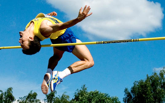 Stefan Holm, Sverige vinner på 2.30