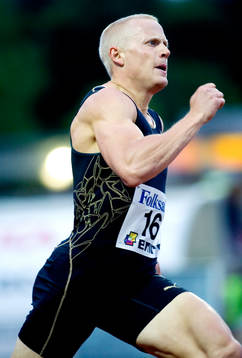 Johan Wissman vinner 400 meter och slår svenskt rekord.