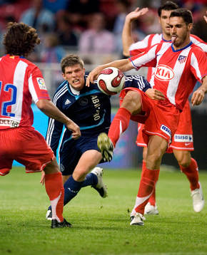 Klaas Jan Huntelaar, Ajax och Pablo Ibanez, Atletico Madrid