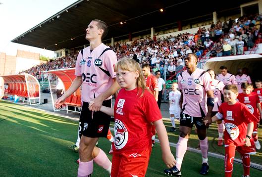 Jon Jönsson, Toulouse var med i startelvan. På väg in