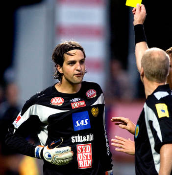 Dusan Malicharek, målvakt, Mjällby, varning