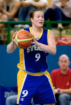 Elin Eldebrink, Sverige